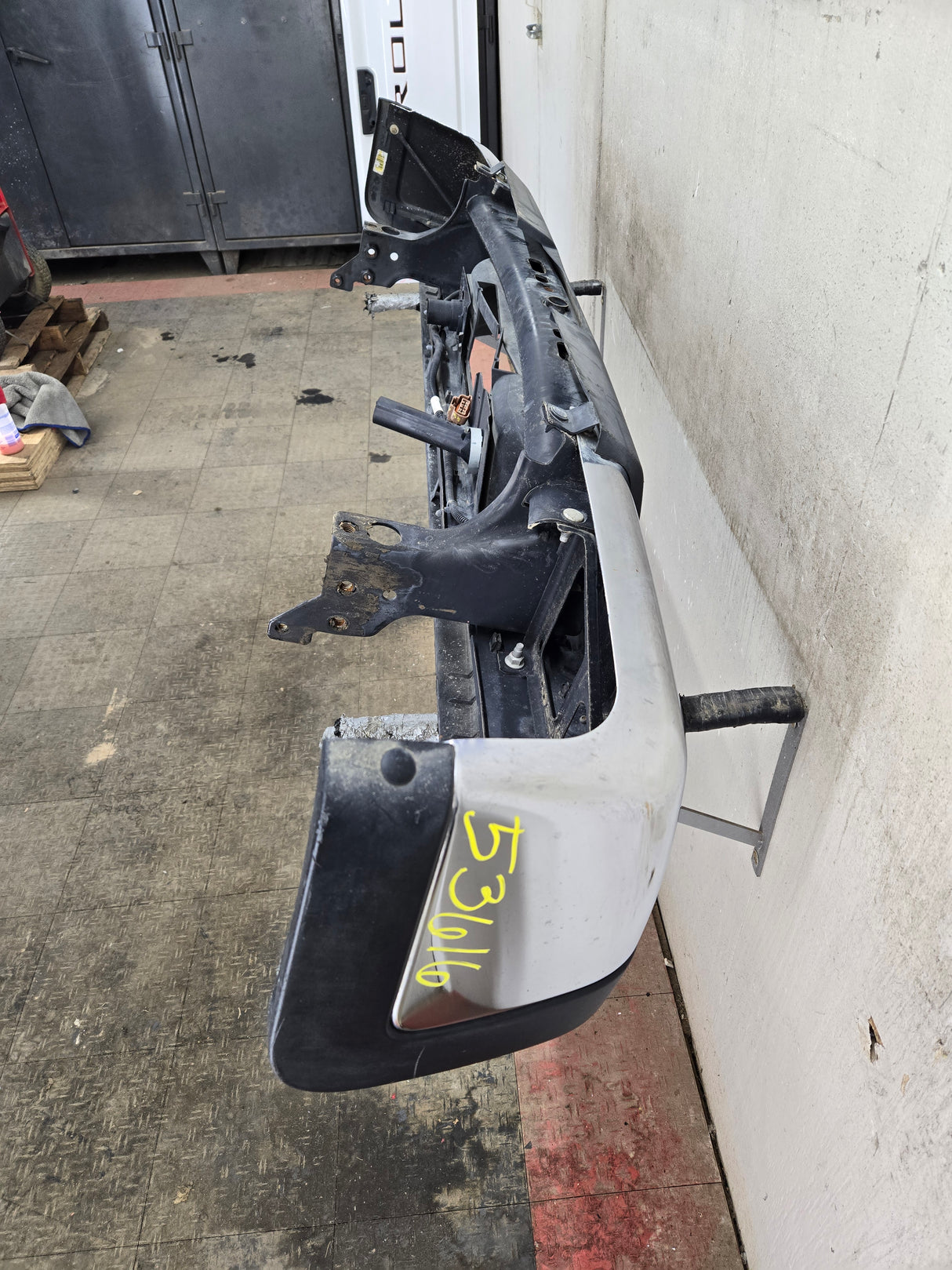 2011-2014 Chevrolet Silverado / GMC Sierra 2500 3500 HD Rear Bumper