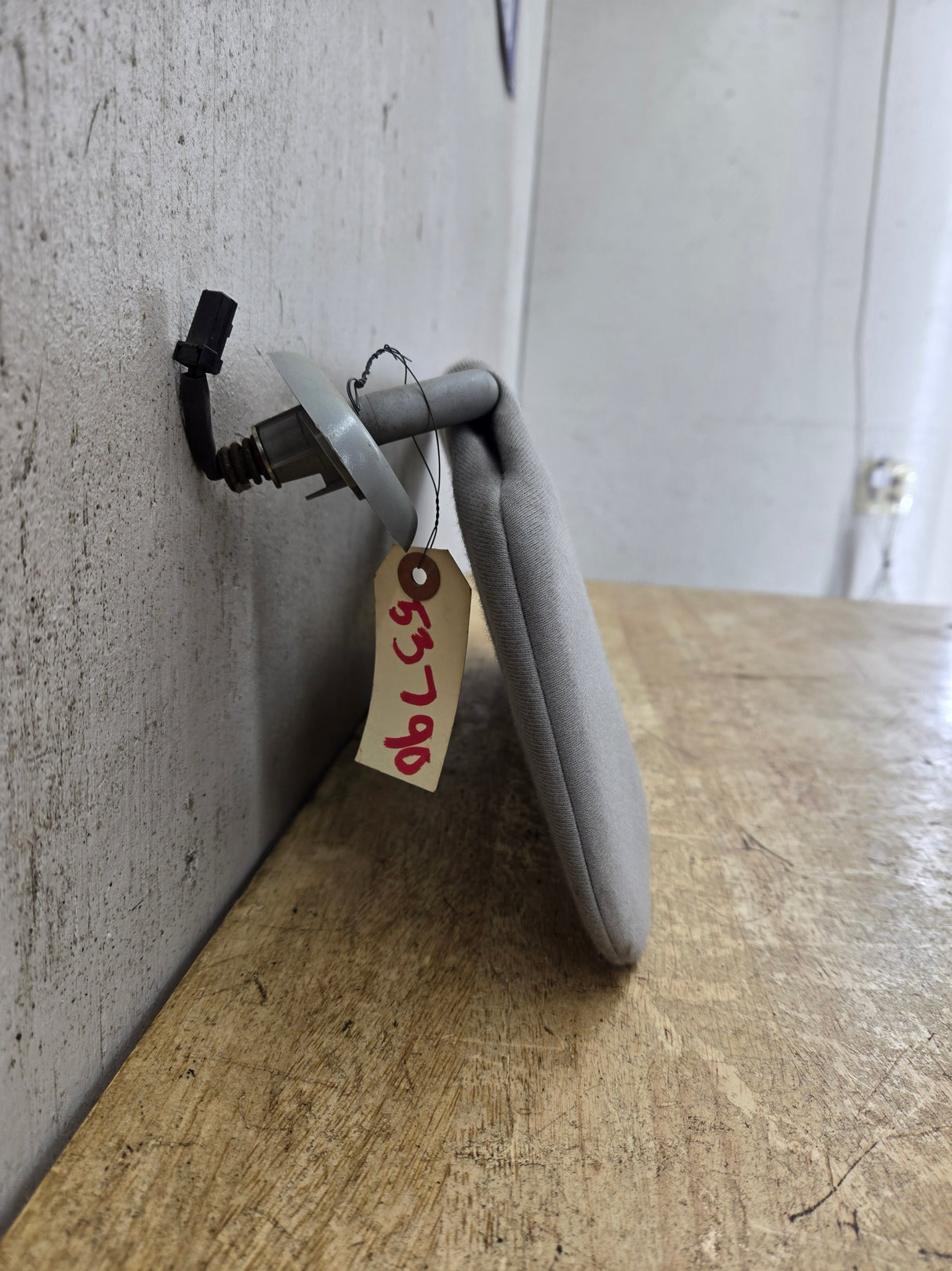 2002-2007 Ford Excursion / Super Duty Driver Side Sun Visor With Light F250 F350 F450 F550 LH