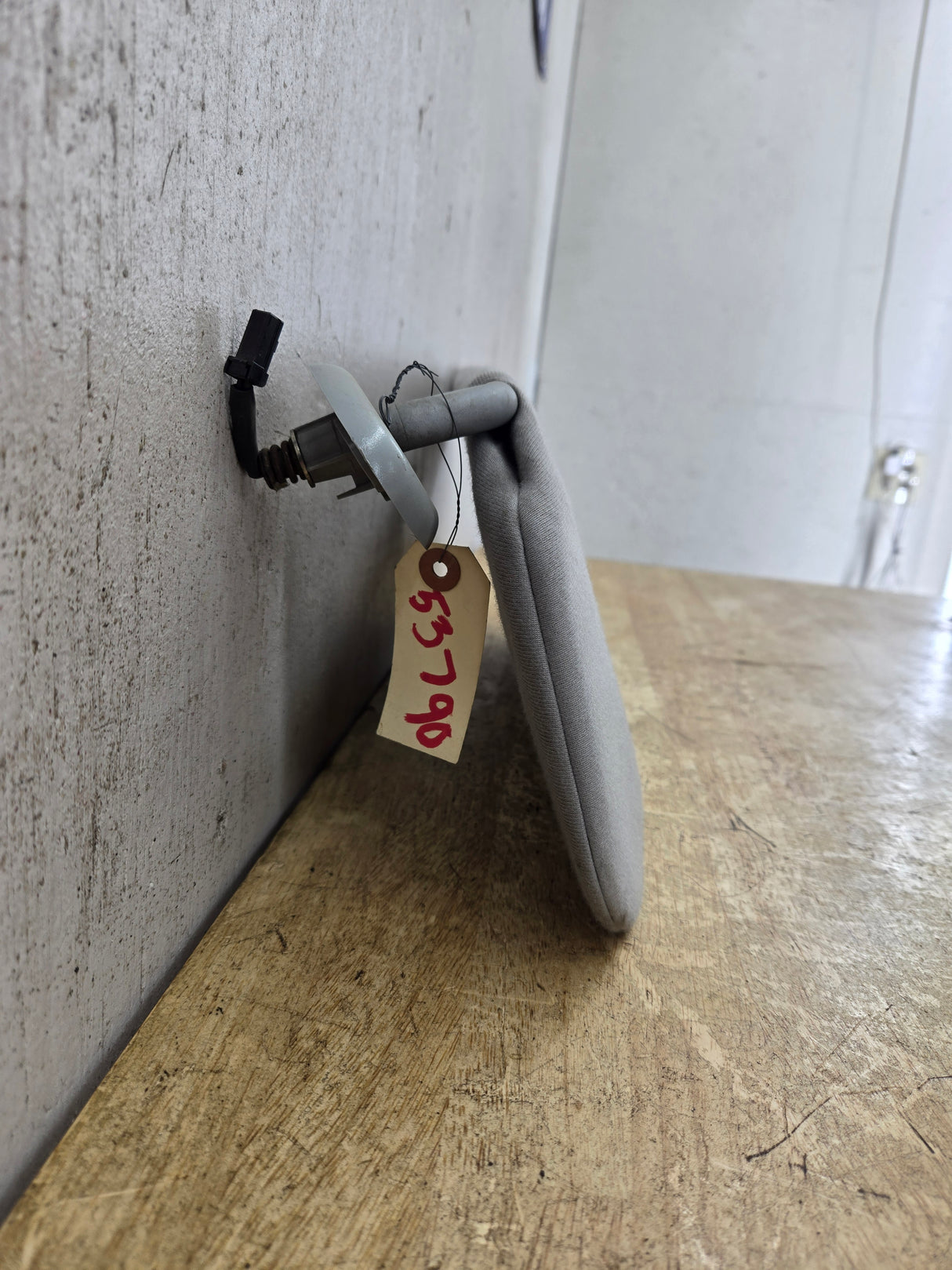 2002-2007 Ford Excursion / Super Duty Driver Side Sun Visor With Light F250 F350 F450 F550 LH