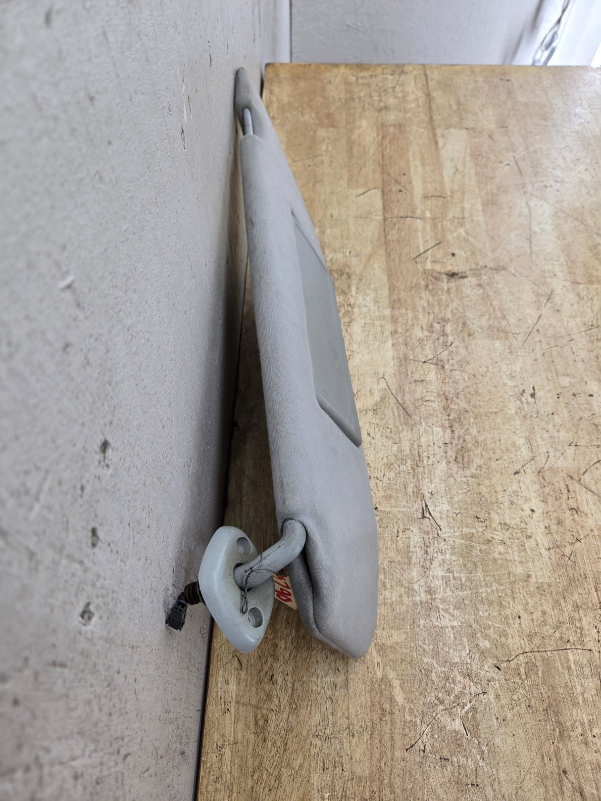 2002-2007 Ford Excursion / Super Duty Driver Side Sun Visor With Light F250 F350 F450 F550 LH