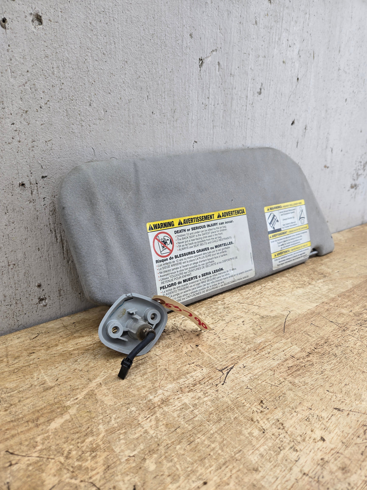 2002-2007 Ford Excursion / Super Duty Driver Side Sun Visor With Light F250 F350 F450 F550 LH