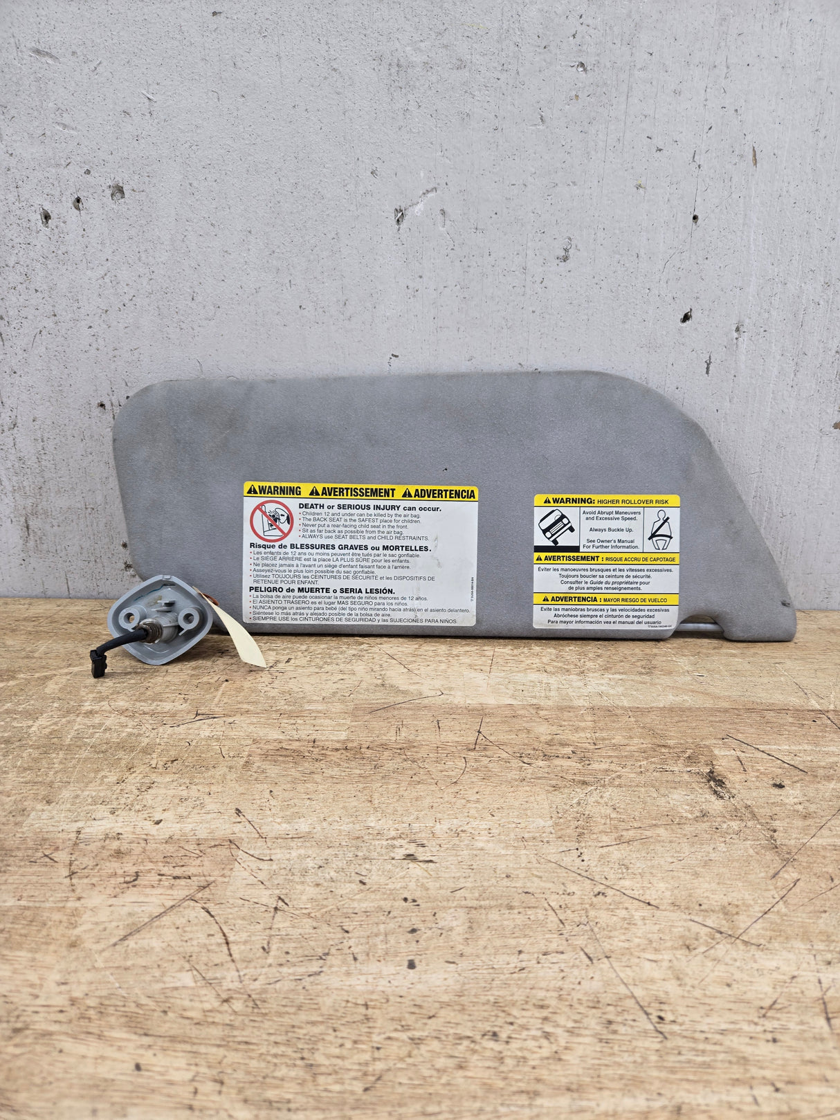 2002-2007 Ford Excursion / Super Duty Driver Side Sun Visor With Light F250 F350 F450 F550 LH