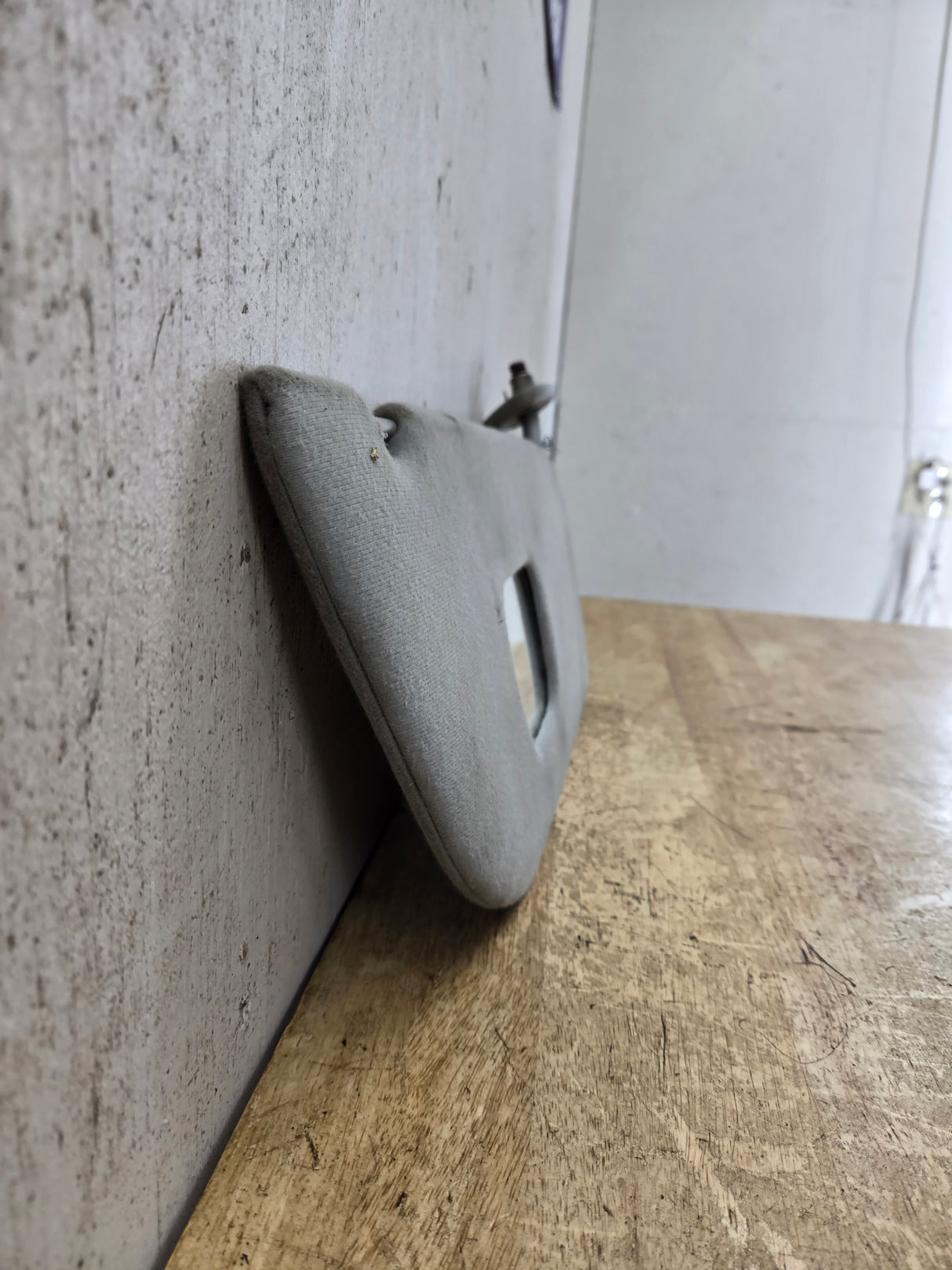 2002-2007 Ford Excursion / Super Duty Passenger Side Sun Visor W/O Light F250 F350 F450 F550 RH