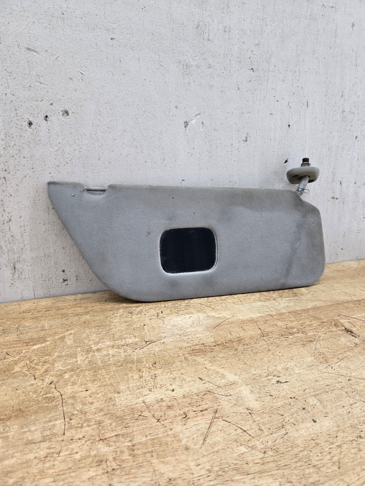 2002-2007 Ford Excursion / Super Duty Passenger Side Sun Visor W/O Light F250 F350 F450 F550 RH