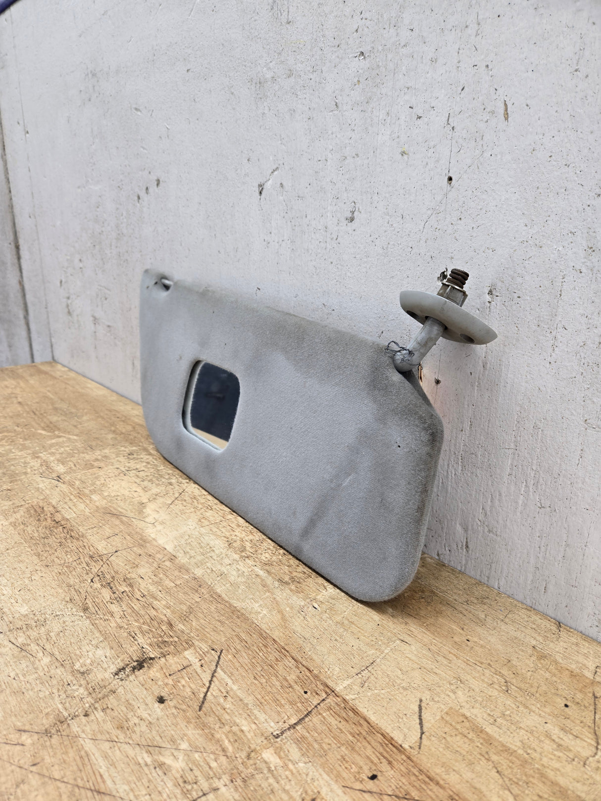 2002-2007 Ford Excursion / Super Duty Passenger Side Sun Visor W/O Light F250 F350 F450 F550 RH