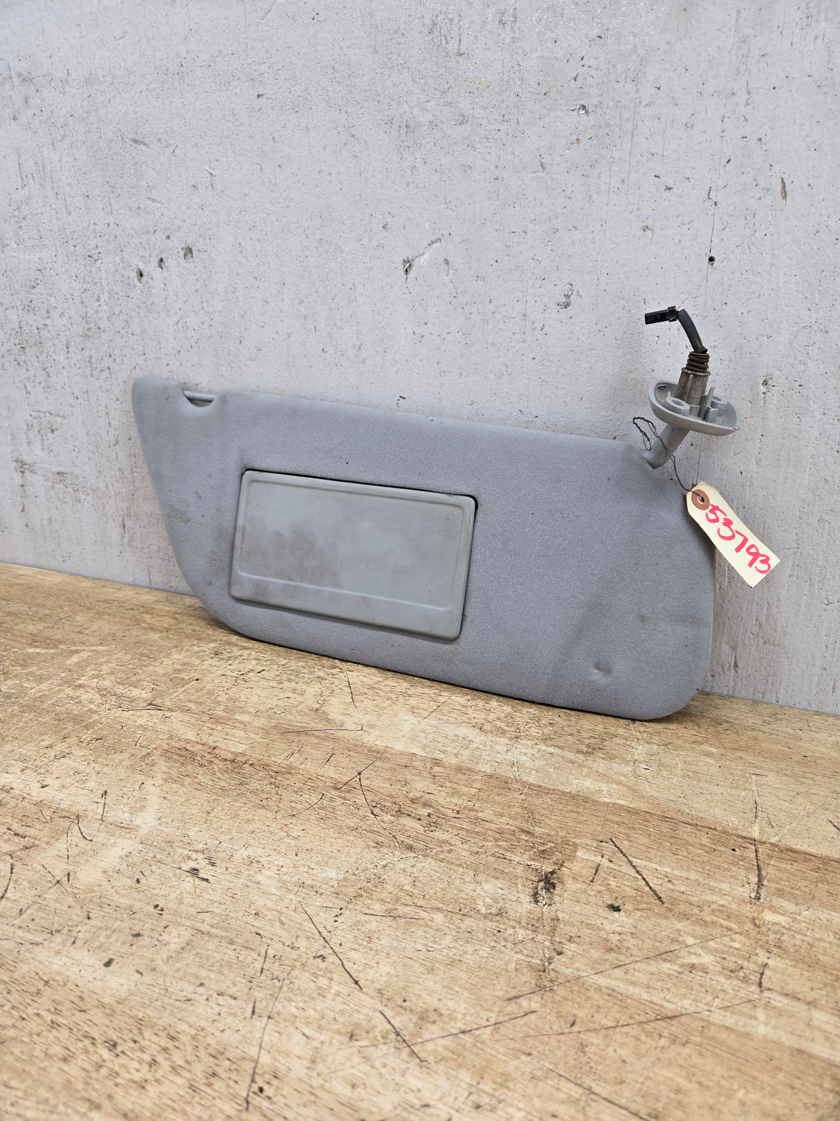 2002-2007 Ford Excursion / Super Duty Passenger Side Sun Visor With Light F250 F350 F450 F550 RH