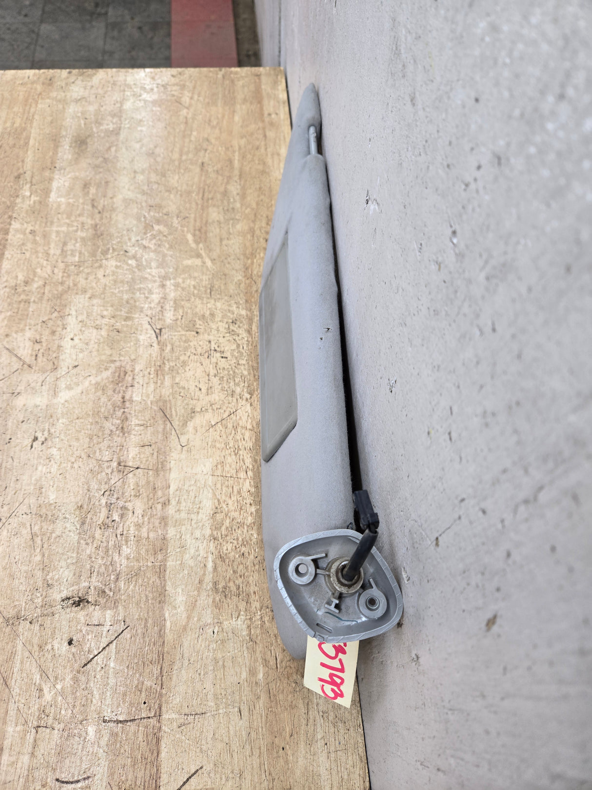 2002-2007 Ford Excursion / Super Duty Passenger Side Sun Visor With Light F250 F350 F450 F550 RH