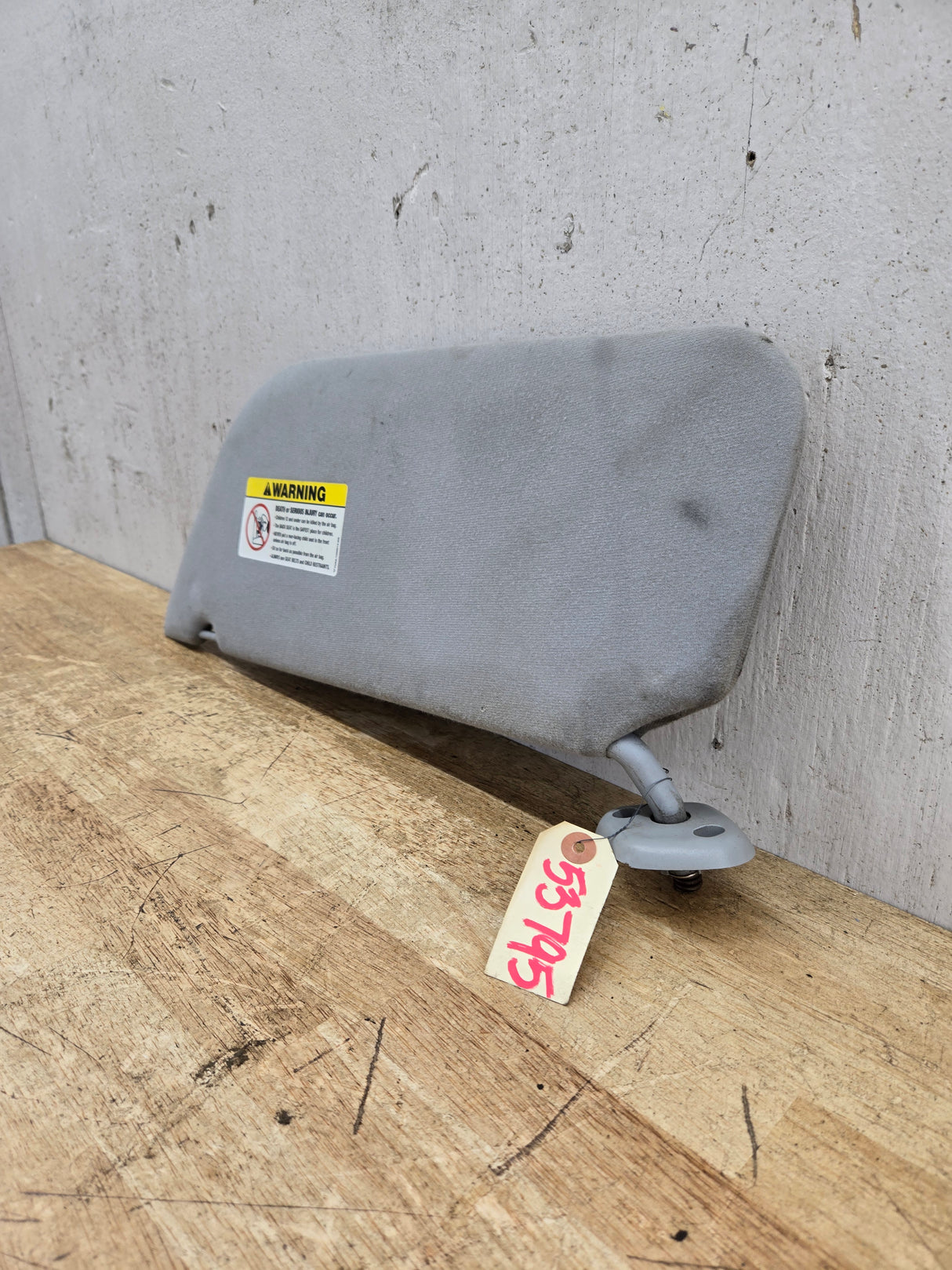 2002-2007 Ford Excursion / Super Duty Passenger Side Sun Visor W/O Light F250 F350 F450 F550 RH