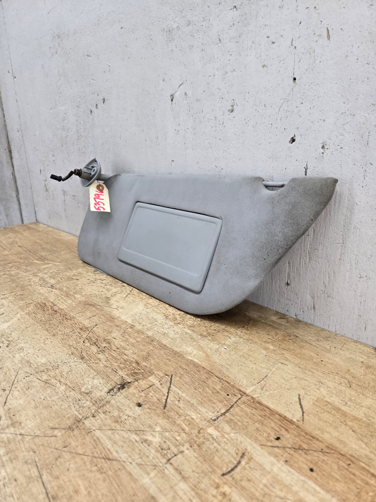 2002-2007 Ford Excursion / Super Duty Driver Side Sun Visor With Light F250 F350 F450 F550 LH