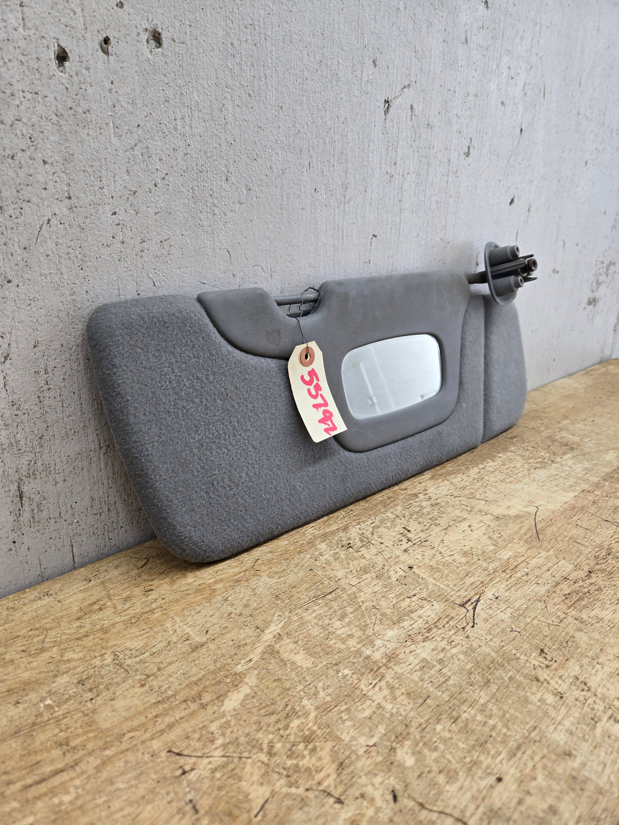 1999-2002 Chevrolet Silverado / GMC Sierra 1500 2500 3500 HD Passenger Side Sun Visor