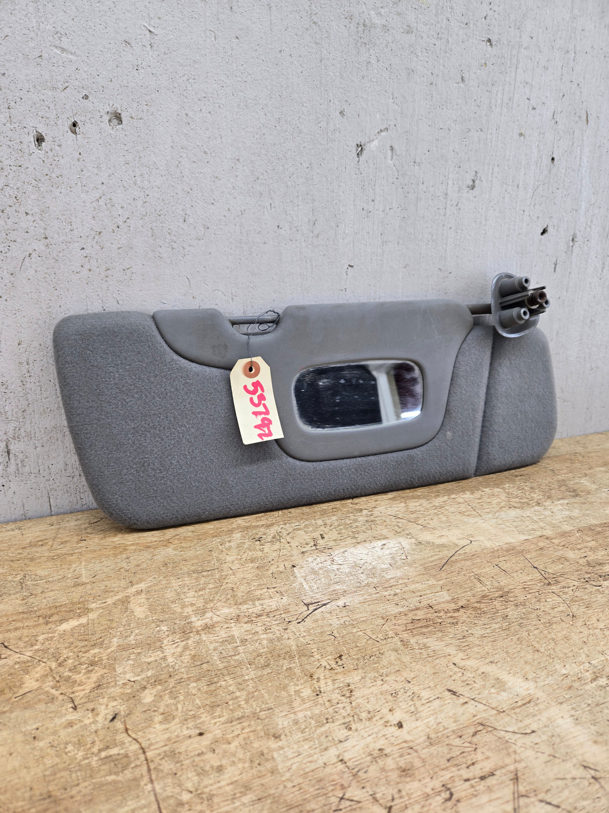1999-2002 Chevrolet Silverado / GMC Sierra 1500 2500 3500 HD Passenger Side Sun Visor