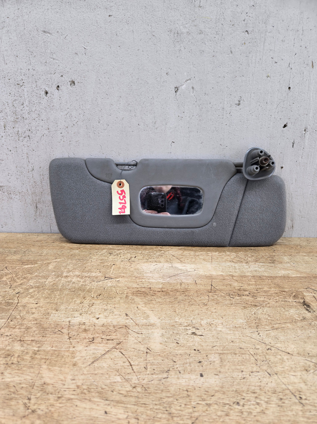 1999-2002 Chevrolet Silverado / GMC Sierra 1500 2500 3500 HD Passenger Side Sun Visor