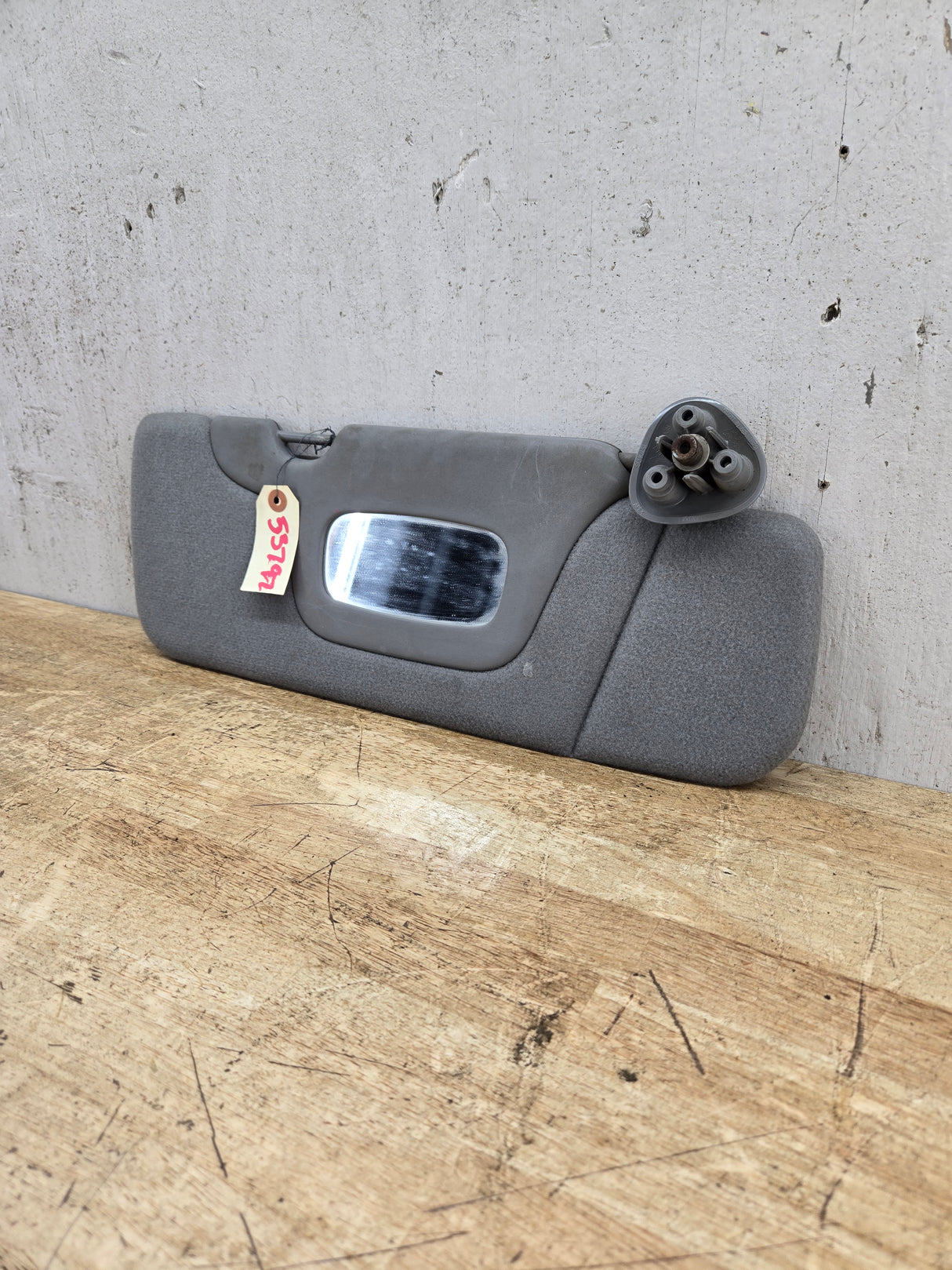 1999-2002 Chevrolet Silverado / GMC Sierra 1500 2500 3500 HD Passenger Side Sun Visor
