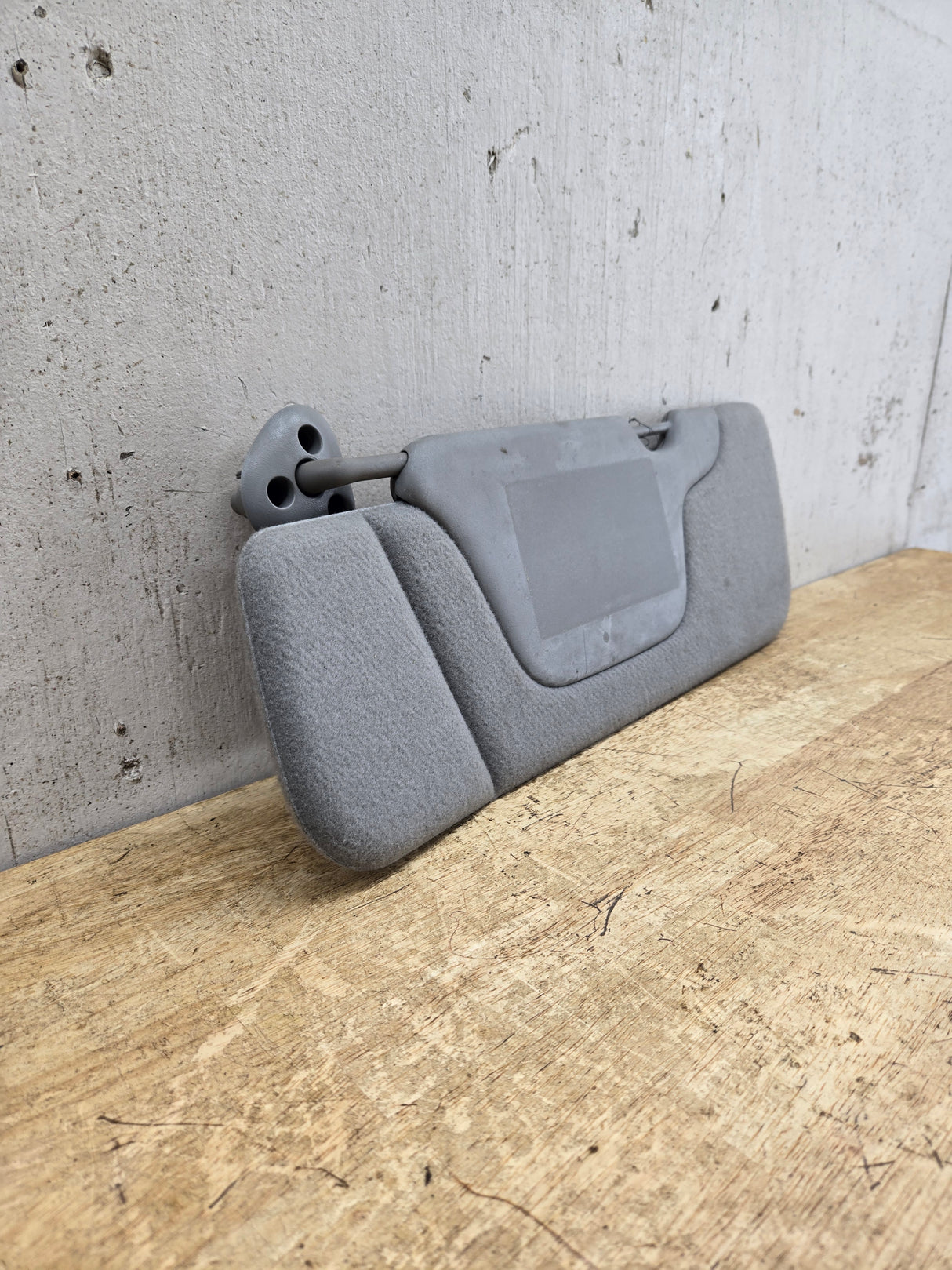 1999-2002 Chevrolet Silverado / GMC Sierra 1500 2500 3500 HD Passenger Side Sun Visor
