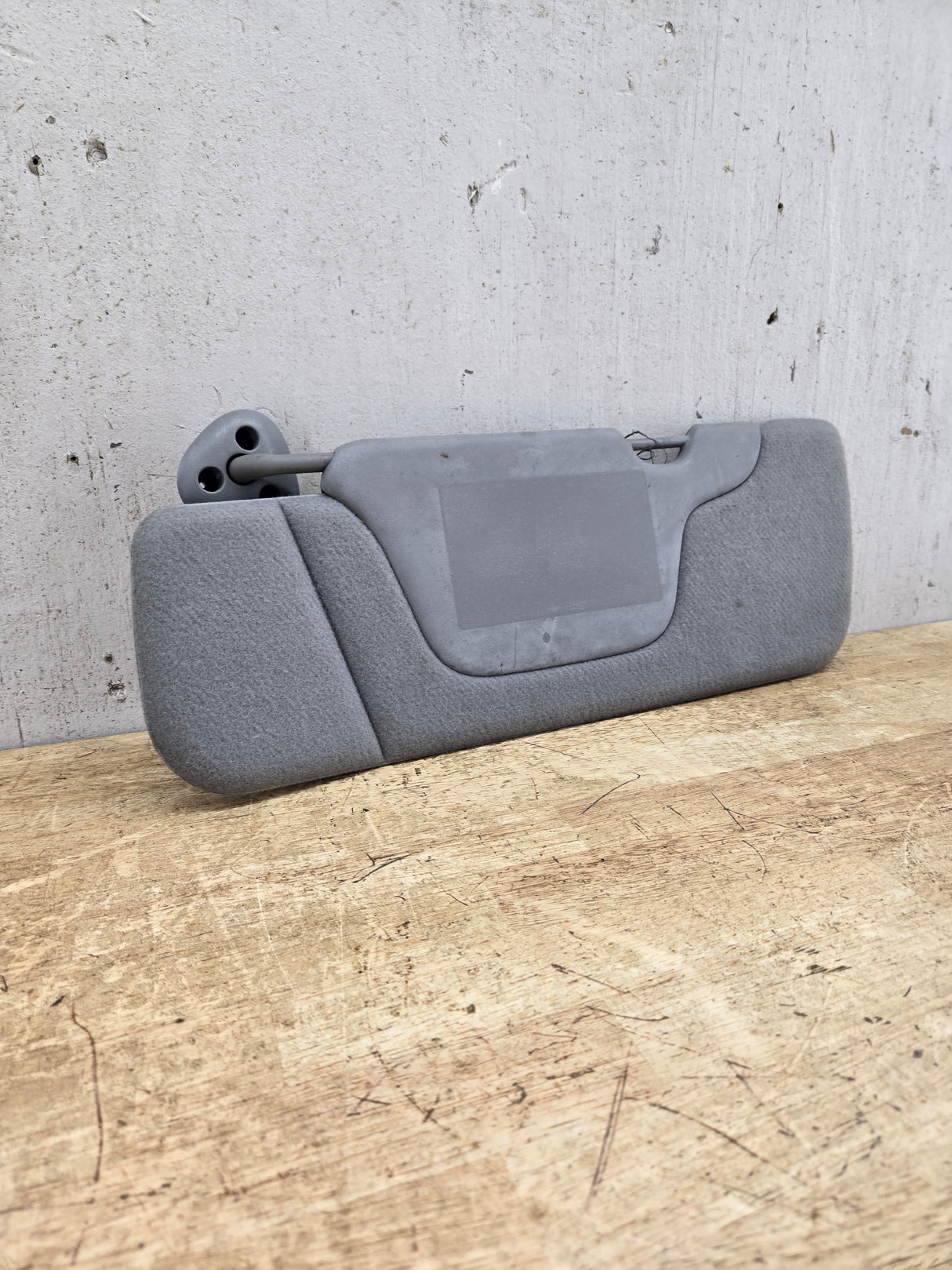 1999-2002 Chevrolet Silverado / GMC Sierra 1500 2500 3500 HD Passenger Side Sun Visor