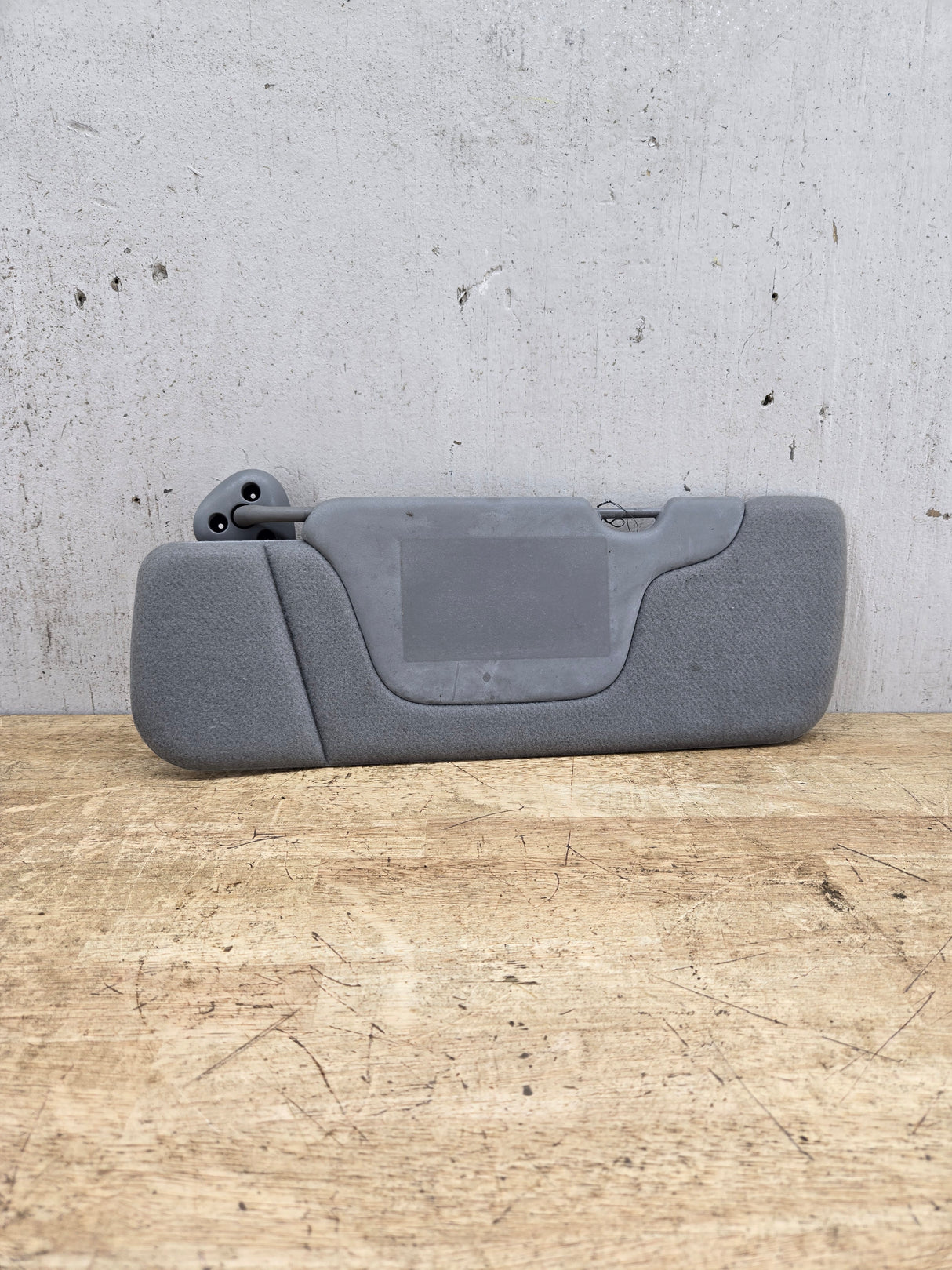 1999-2002 Chevrolet Silverado / GMC Sierra 1500 2500 3500 HD Passenger Side Sun Visor
