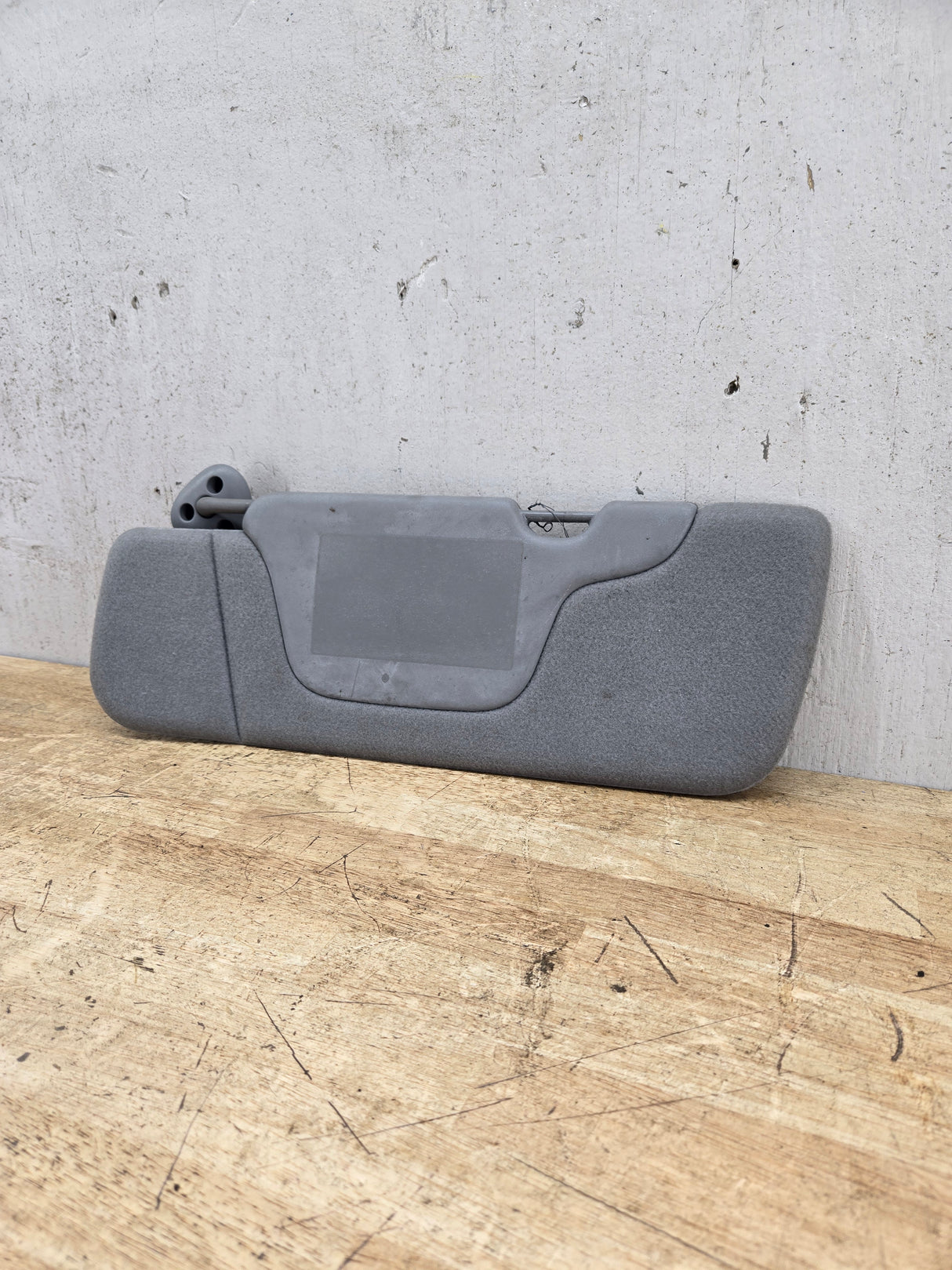 1999-2002 Chevrolet Silverado / GMC Sierra 1500 2500 3500 HD Passenger Side Sun Visor