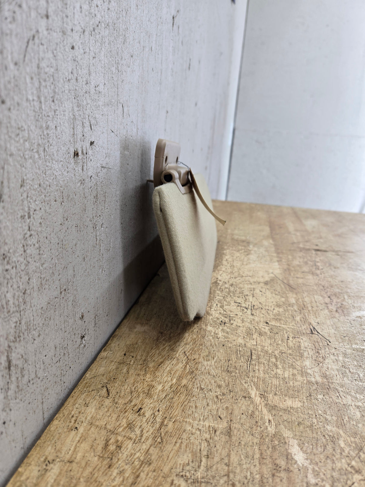 2002-2005 Ford Excursion Passenger Dual Side Sun Visor RH