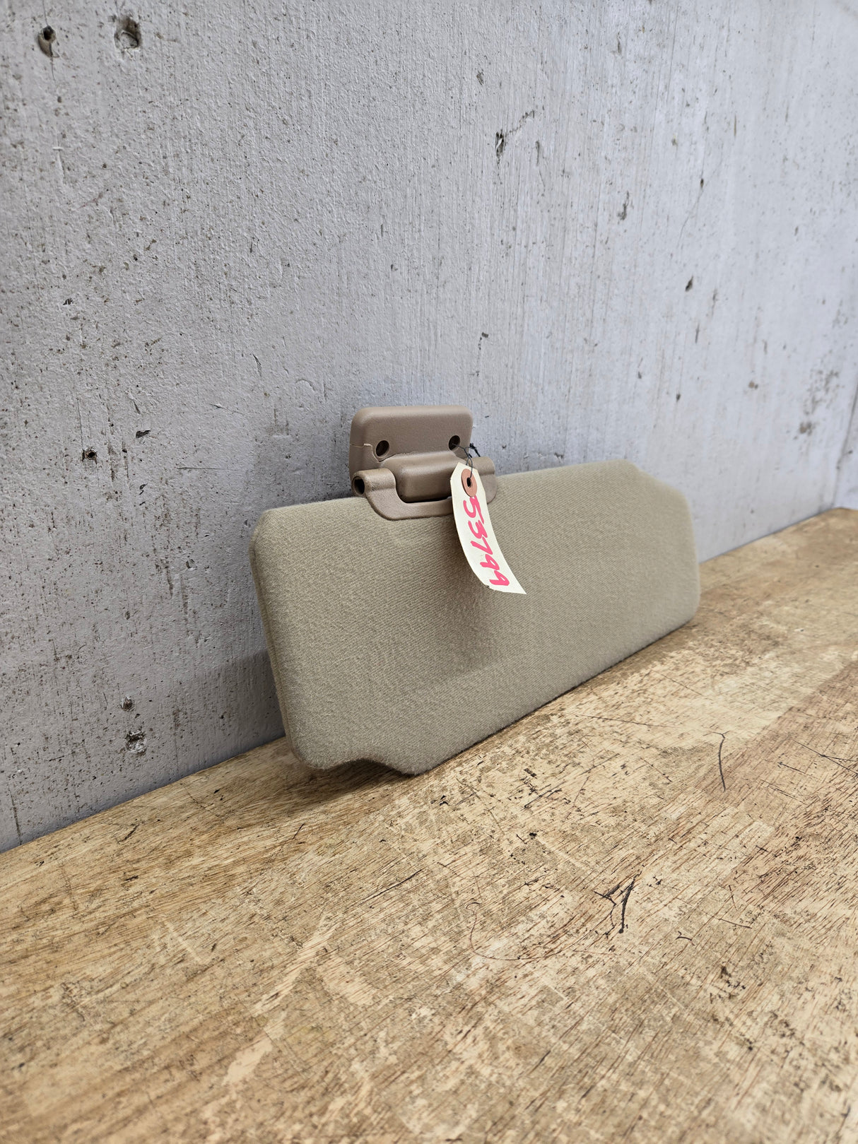 2002-2005 Ford Excursion Passenger Dual Side Sun Visor RH