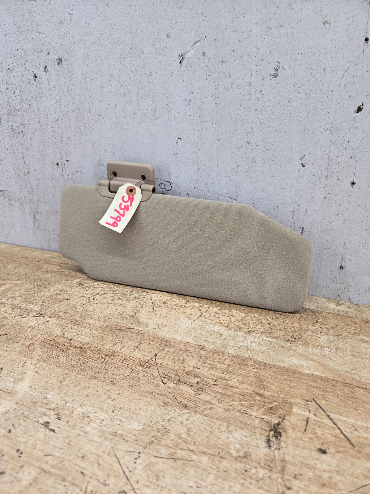 2002-2005 Ford Excursion Passenger Dual Side Sun Visor RH