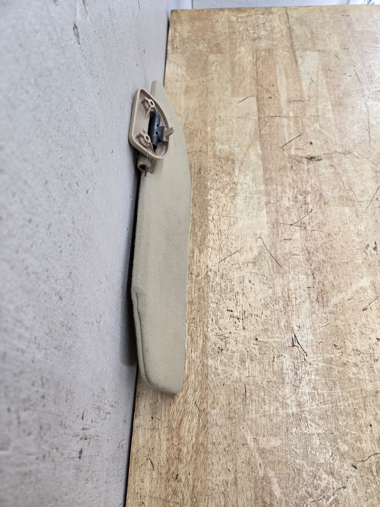 2002-2005 Ford Excursion Passenger Dual Side Sun Visor RH