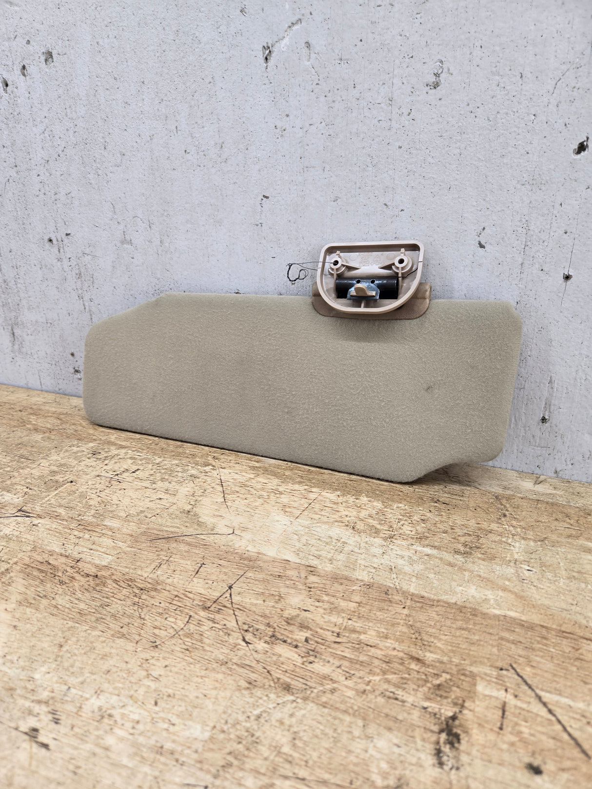 2002-2005 Ford Excursion Passenger Dual Side Sun Visor RH