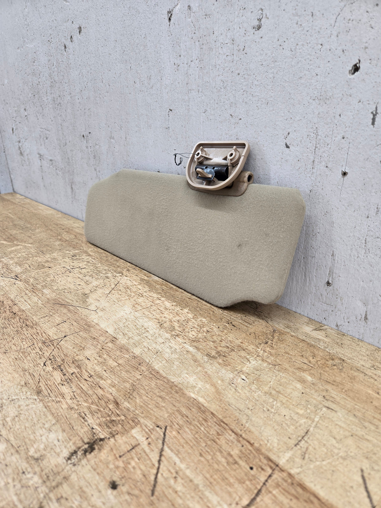 2002-2005 Ford Excursion Passenger Dual Side Sun Visor RH