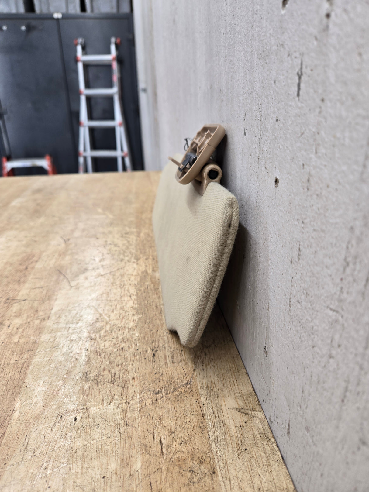 2002-2005 Ford Excursion Passenger Dual Side Sun Visor RH