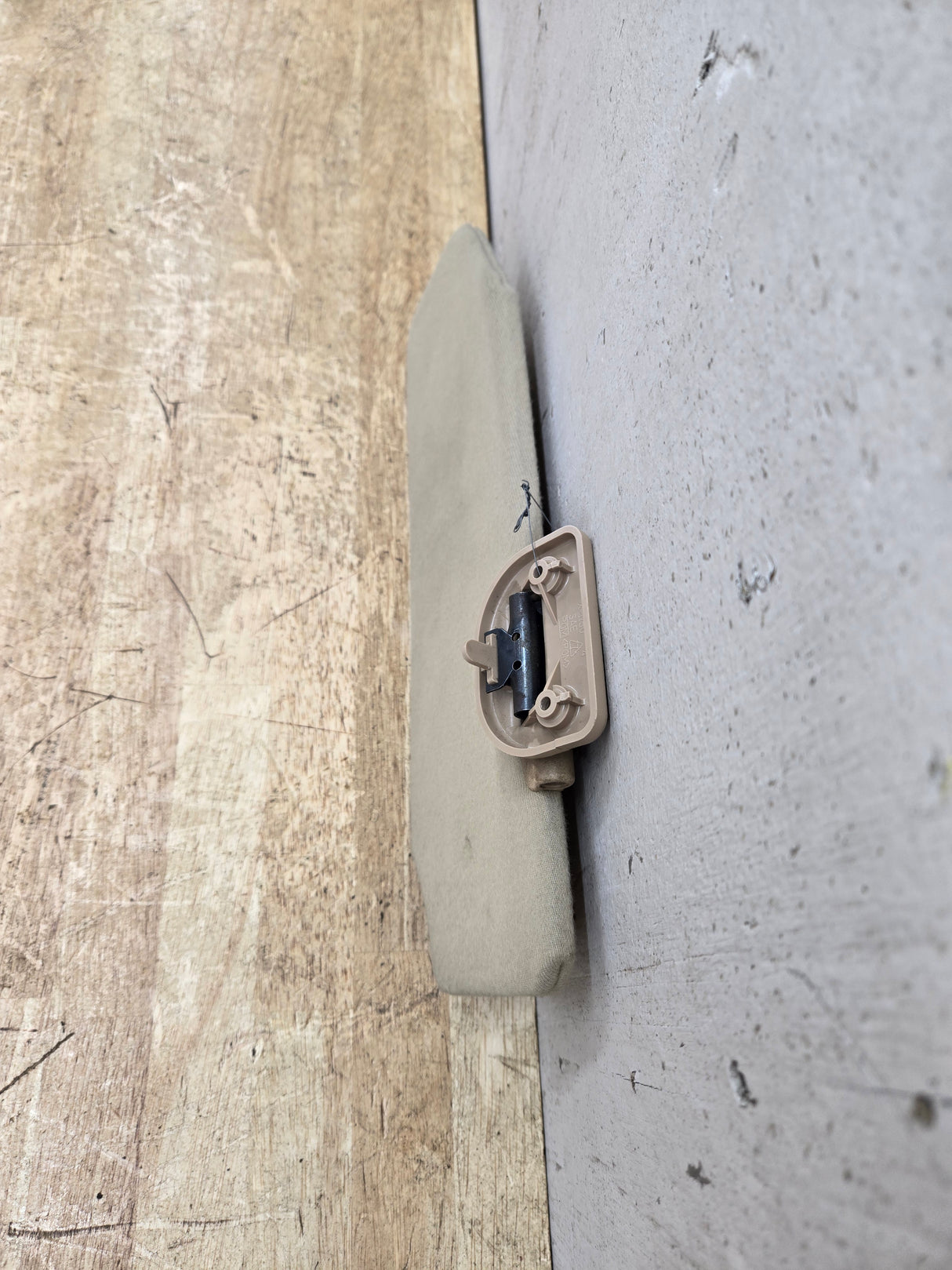 2002-2005 Ford Excursion Passenger Dual Side Sun Visor RH