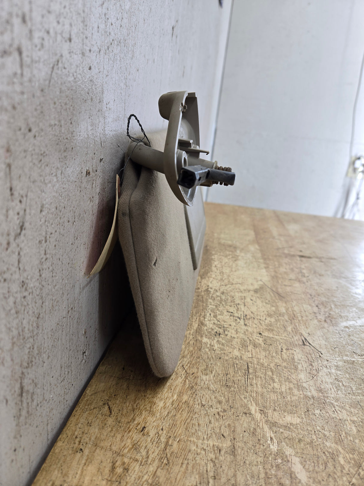 2002-2007 Ford Excursion / Super Duty Driver Side Sun Visor With Light F250 F350 F450 F550 LH