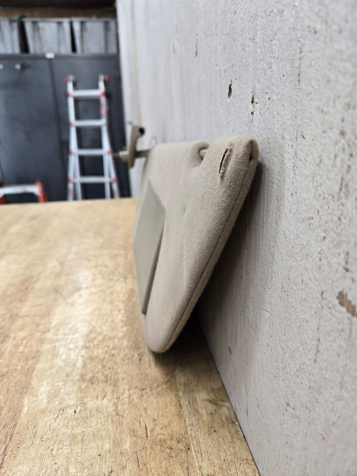 2002-2007 Ford Excursion / Super Duty Driver Side Sun Visor With Light F250 F350 F450 F550 LH