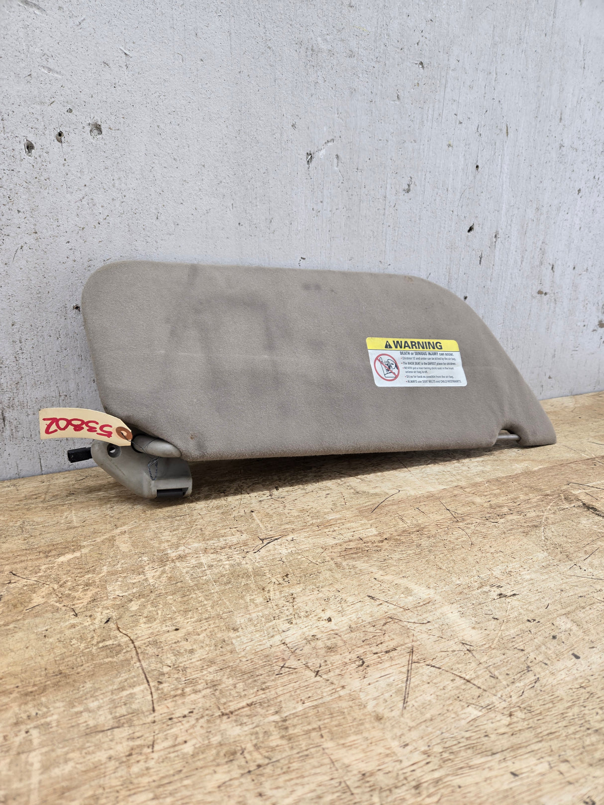 2002-2007 Ford Excursion / Super Duty Driver Side Sun Visor With Light F250 F350 F450 F550 LH