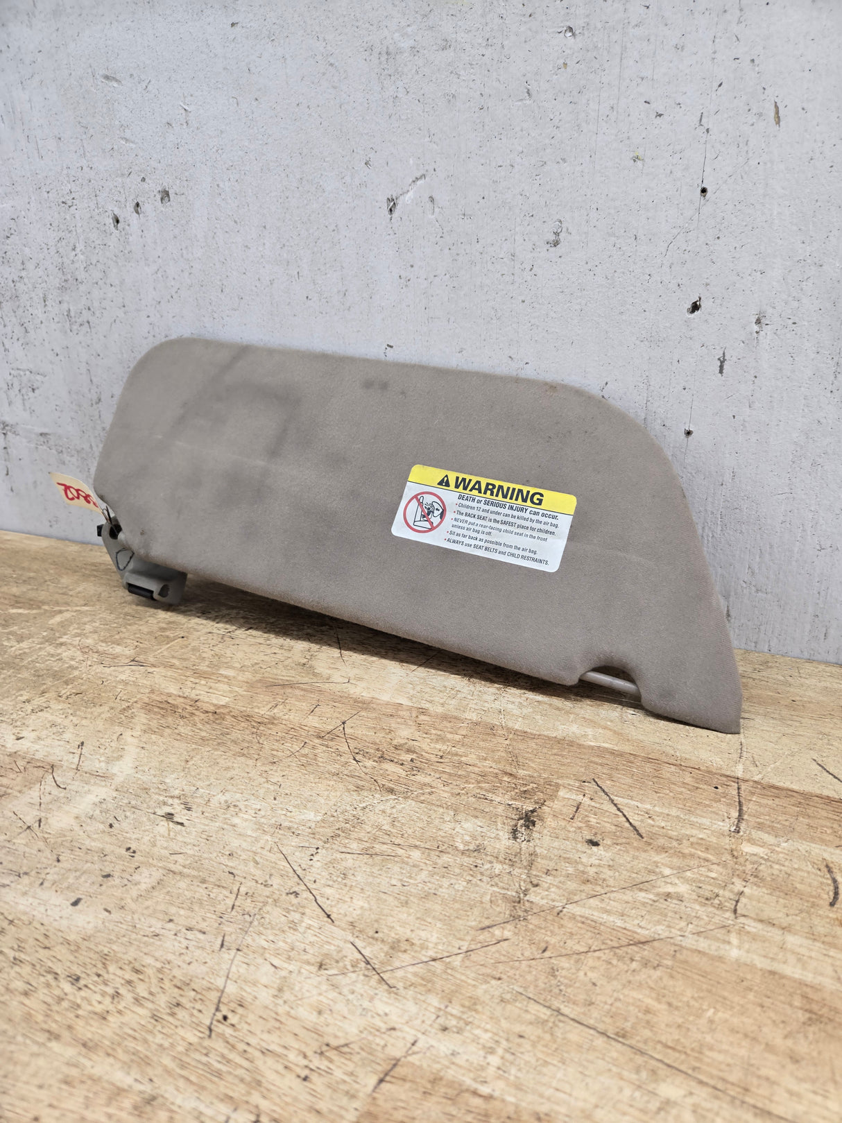 2002-2007 Ford Excursion / Super Duty Driver Side Sun Visor With Light F250 F350 F450 F550 LH