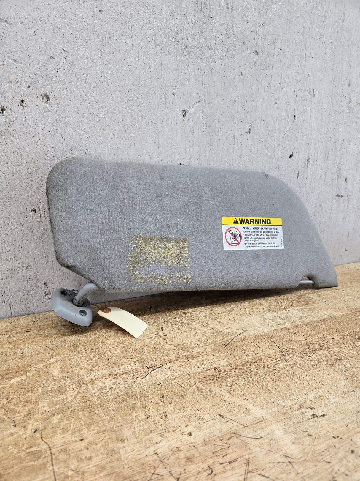 2002-2007 Ford Excursion / Super Duty Driver Side Sun Visor W/O Light F250 F350 F450 F550 LH