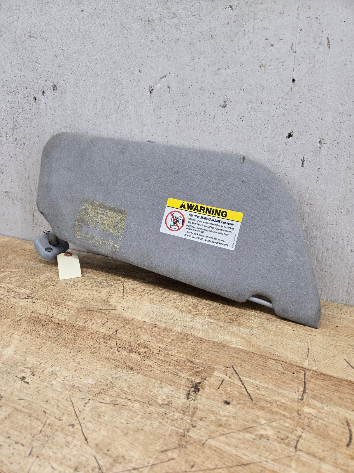 2002-2007 Ford Excursion / Super Duty Driver Side Sun Visor W/O Light F250 F350 F450 F550 LH