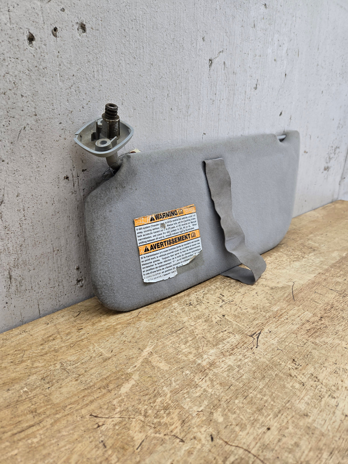 2002-2007 Ford Excursion / Super Duty Driver Side Sun Visor W/O Light F250 F350 F450 F550 LH