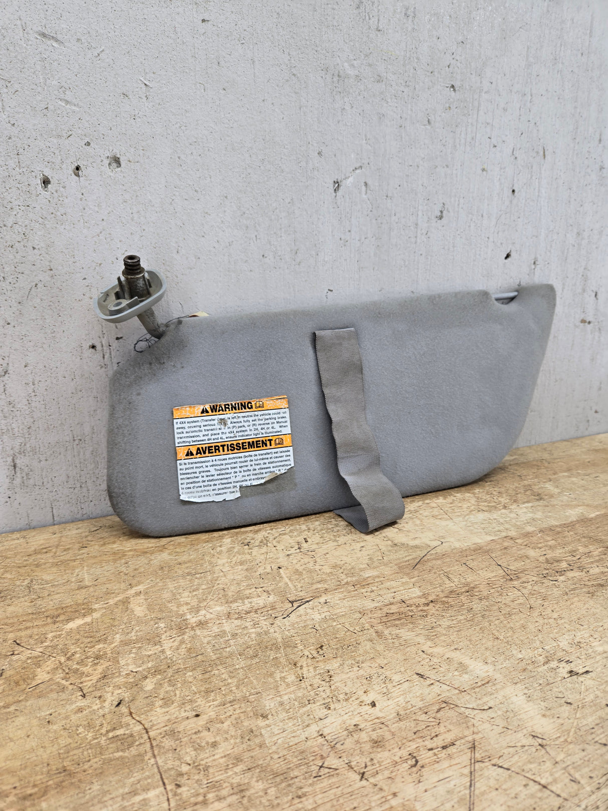 2002-2007 Ford Excursion / Super Duty Driver Side Sun Visor W/O Light F250 F350 F450 F550 LH