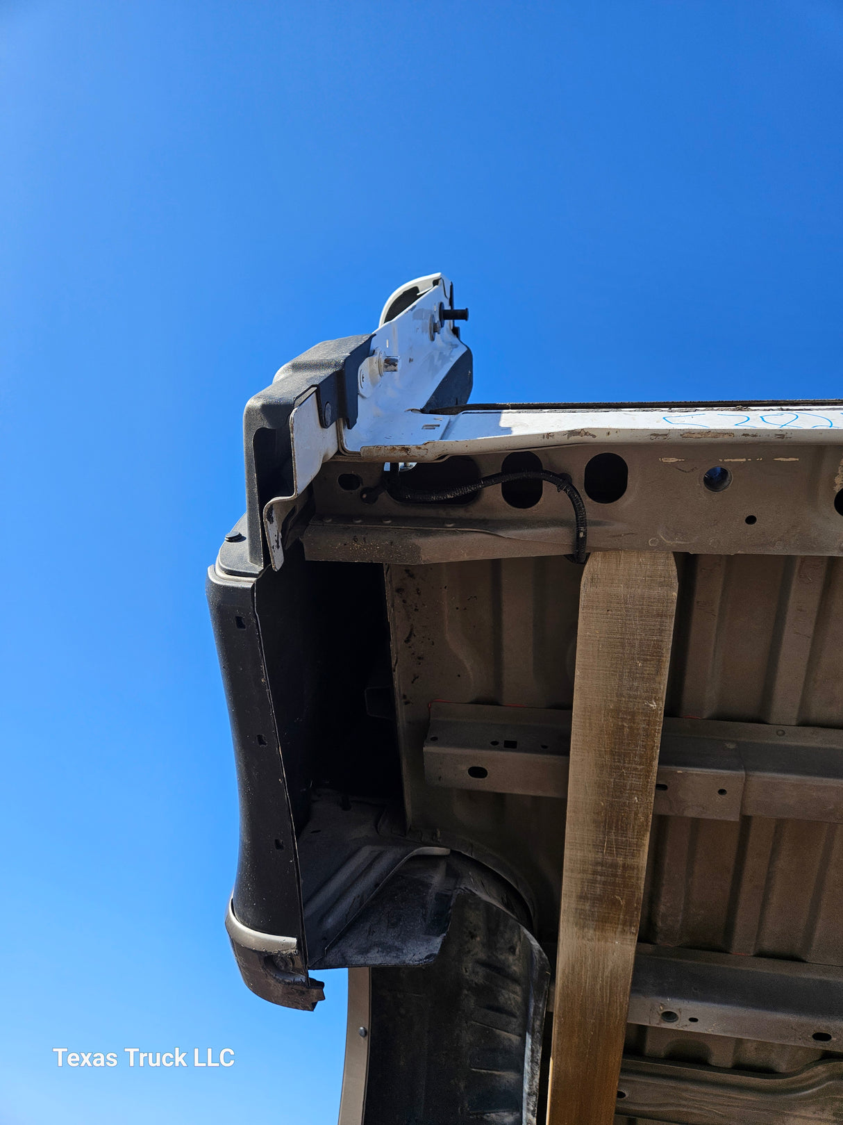 2017-2022 Ford F250 F350 Super Duty 6' 9" Short Truck Bed