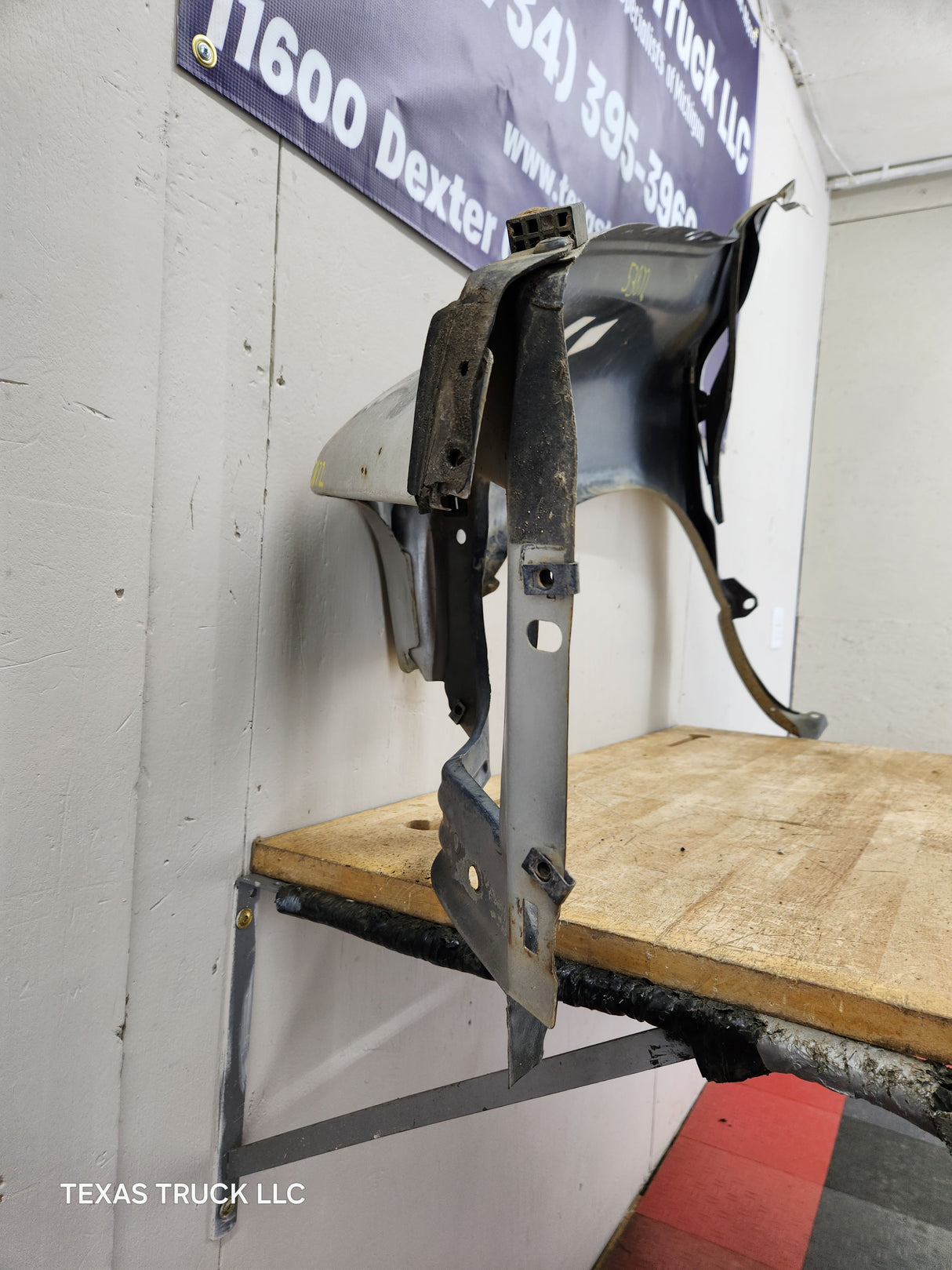 2003-2005 Dodge Ram 3rd Gen 1500 2500 3500 RH Passenger Side Fender