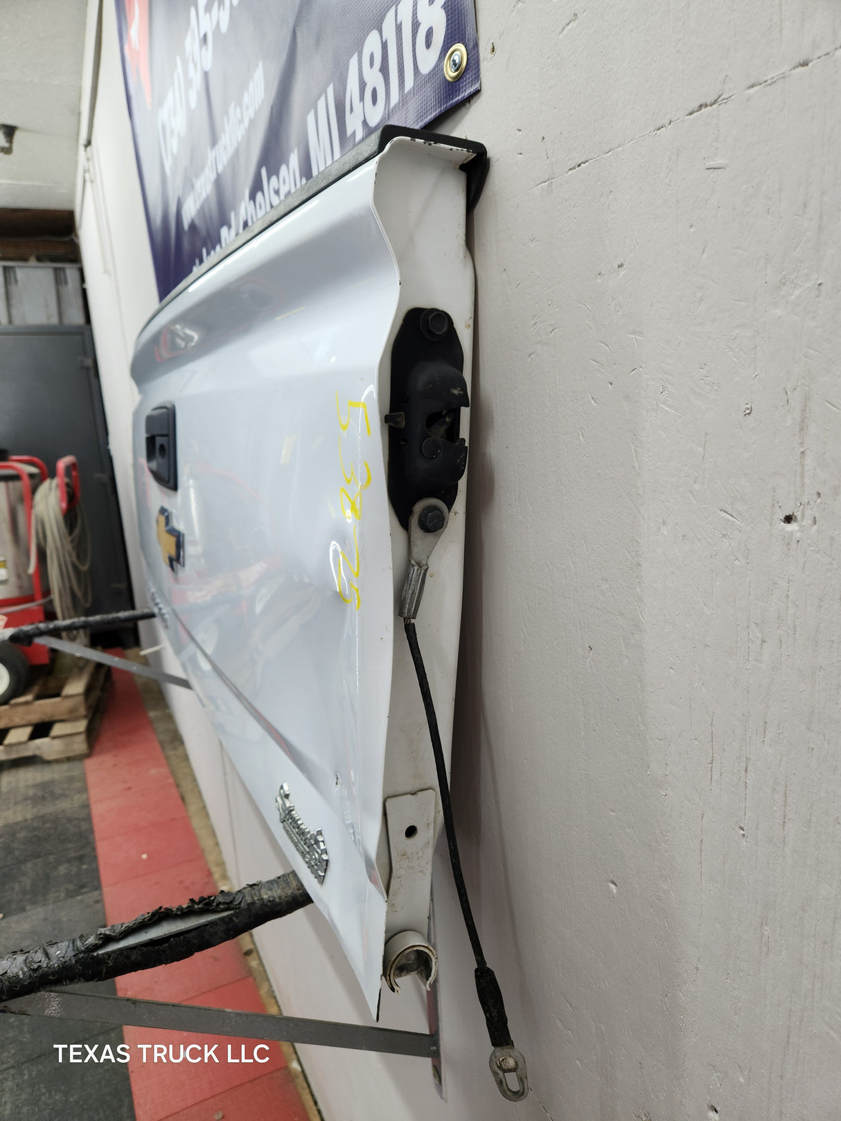 2014-2019 Chevrolet Silverado / GMC Sierra 1500 2500 3500 HD Tailgate