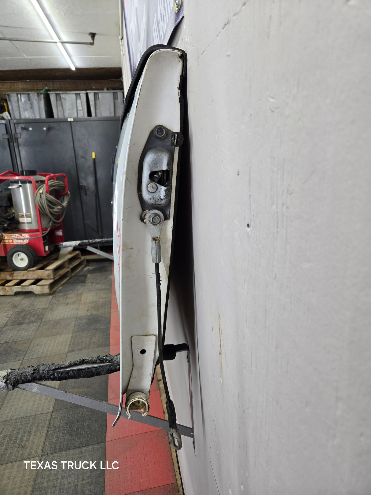 2007-2013 Chevrolet Silverado / GMC Sierra Tailgate 1500 2500 3500 HD