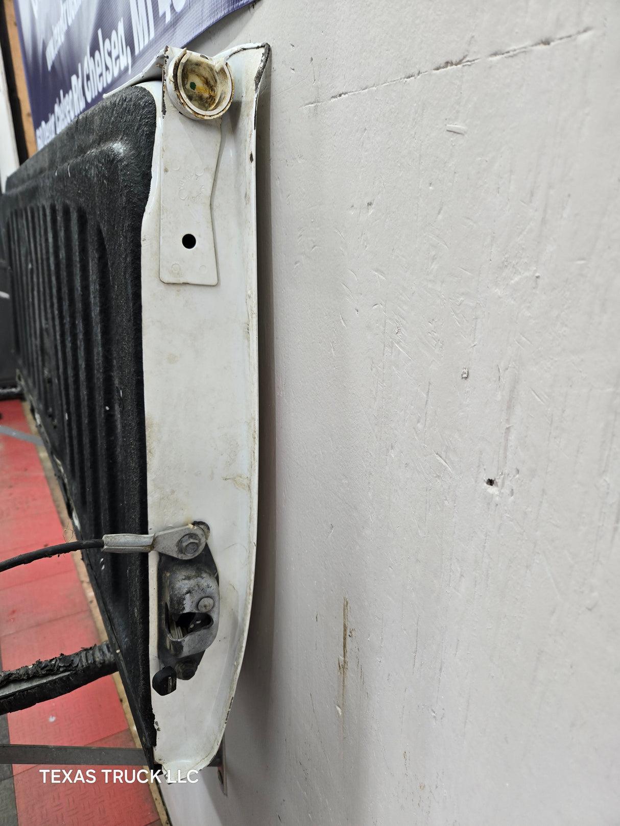 2007-2013 Chevrolet Silverado / GMC Sierra Tailgate 1500 2500 3500 HD