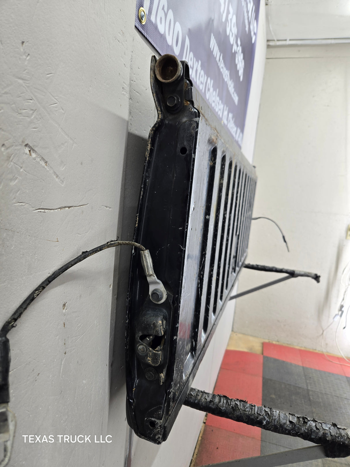 1999-2007 Chevrolet Silverado / GMC Sierra 1500 2500 3500 Tailgate