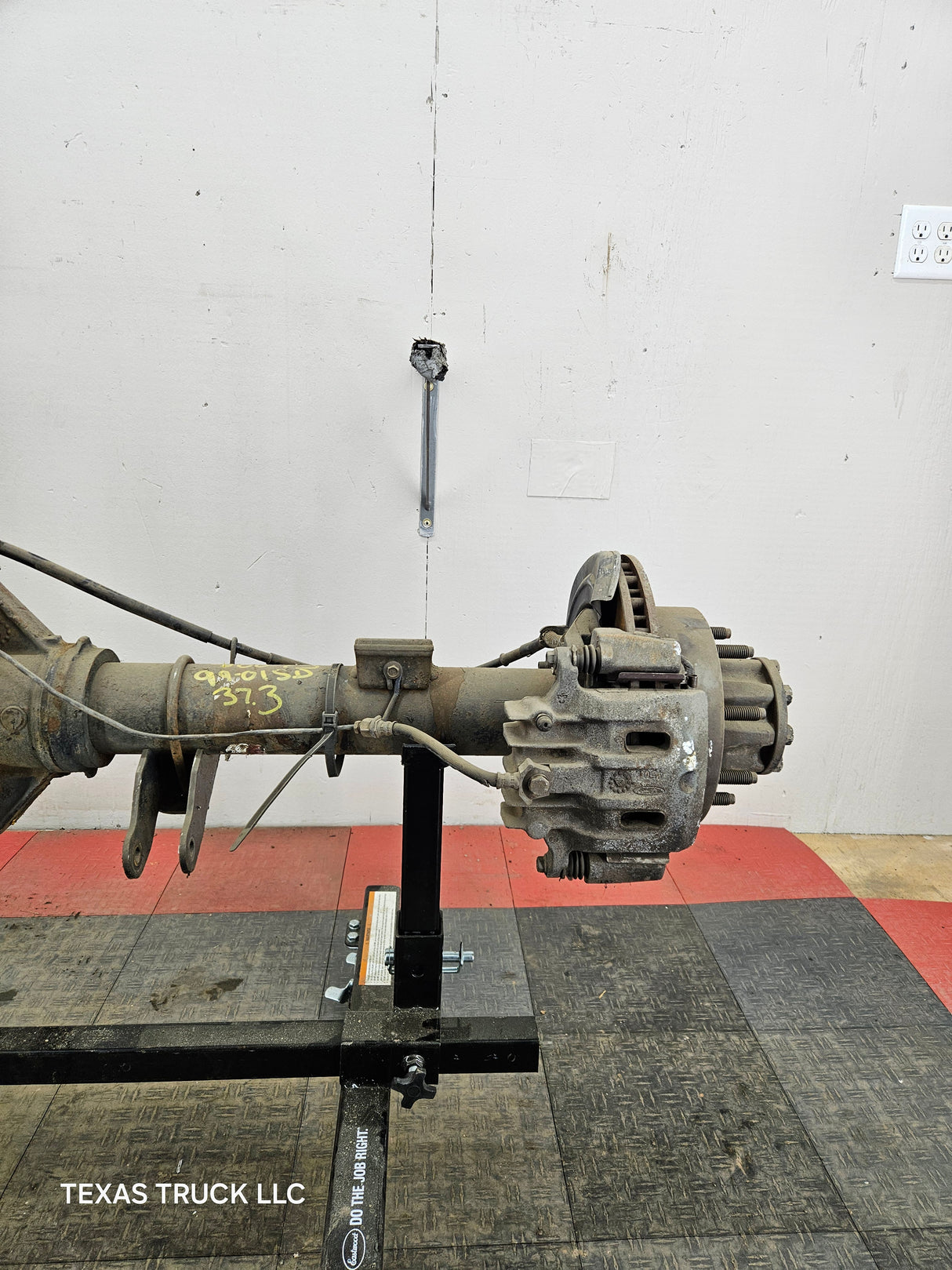 1999-2001 Ford Super Duty F250 F350 SRW Rear Axle 3.73 Ratio