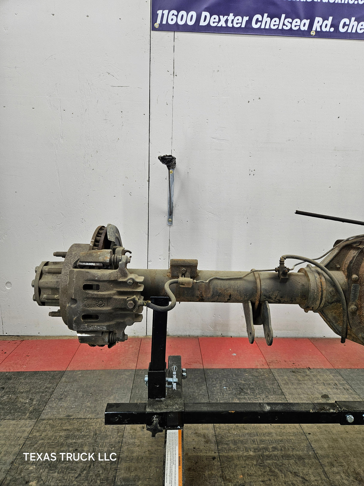 1999-2001 Ford Super Duty F250 F350 SRW Rear Axle 3.73 Ratio