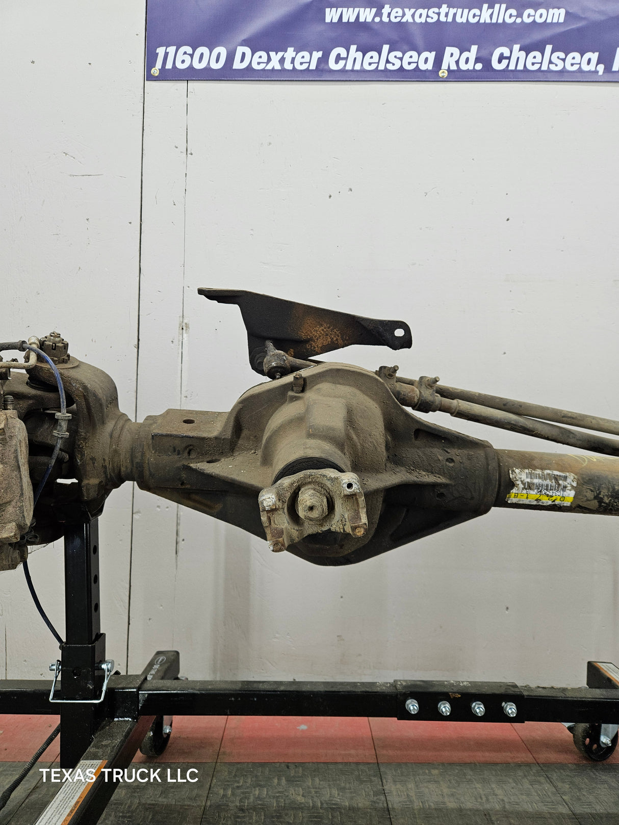1999-2004 Ford Super Duty F250 F350 SRW Front Axle 3.73 Gear Ratio