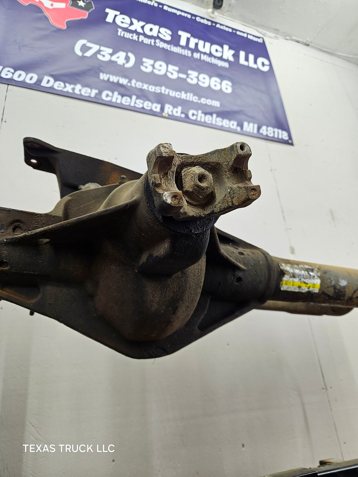 1999-2004 Ford Super Duty F250 F350 SRW Front Axle 3.73 Gear Ratio