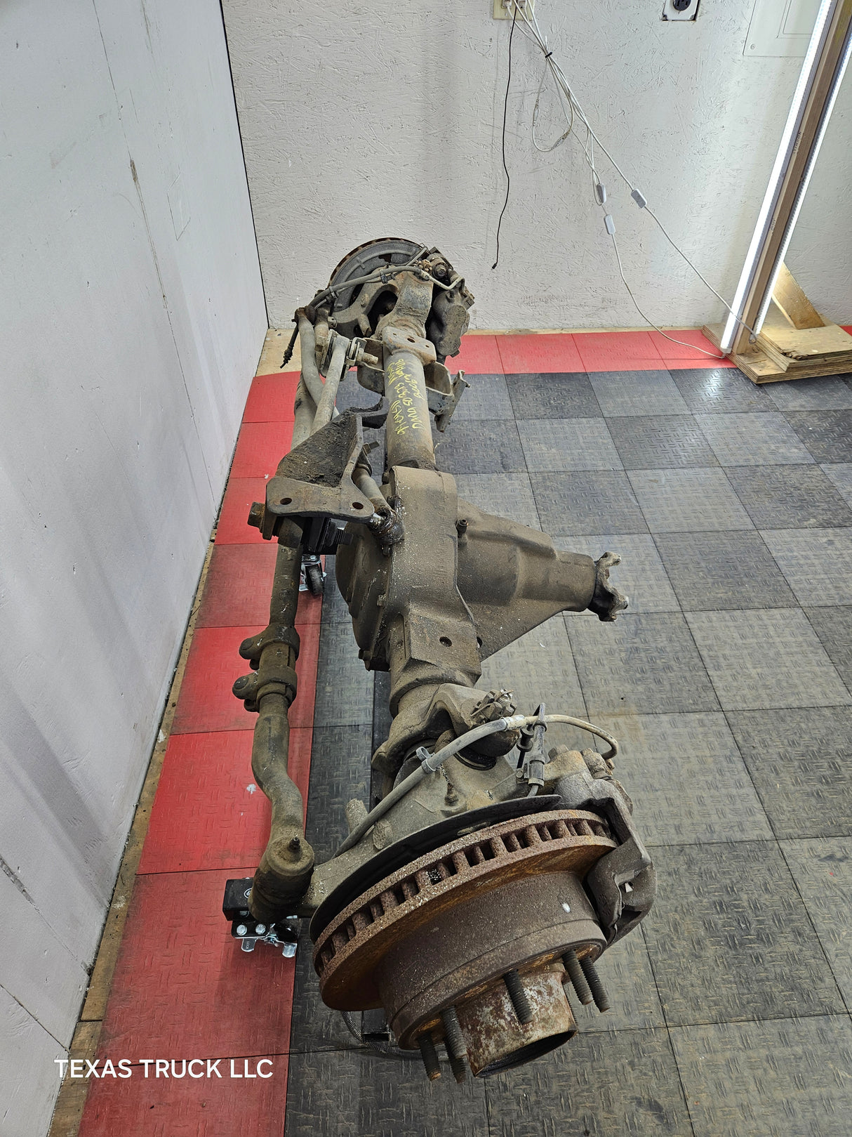1999-2004 Ford Super Duty F250 F350 SRW Front Axle 3.73 Gear Ratio