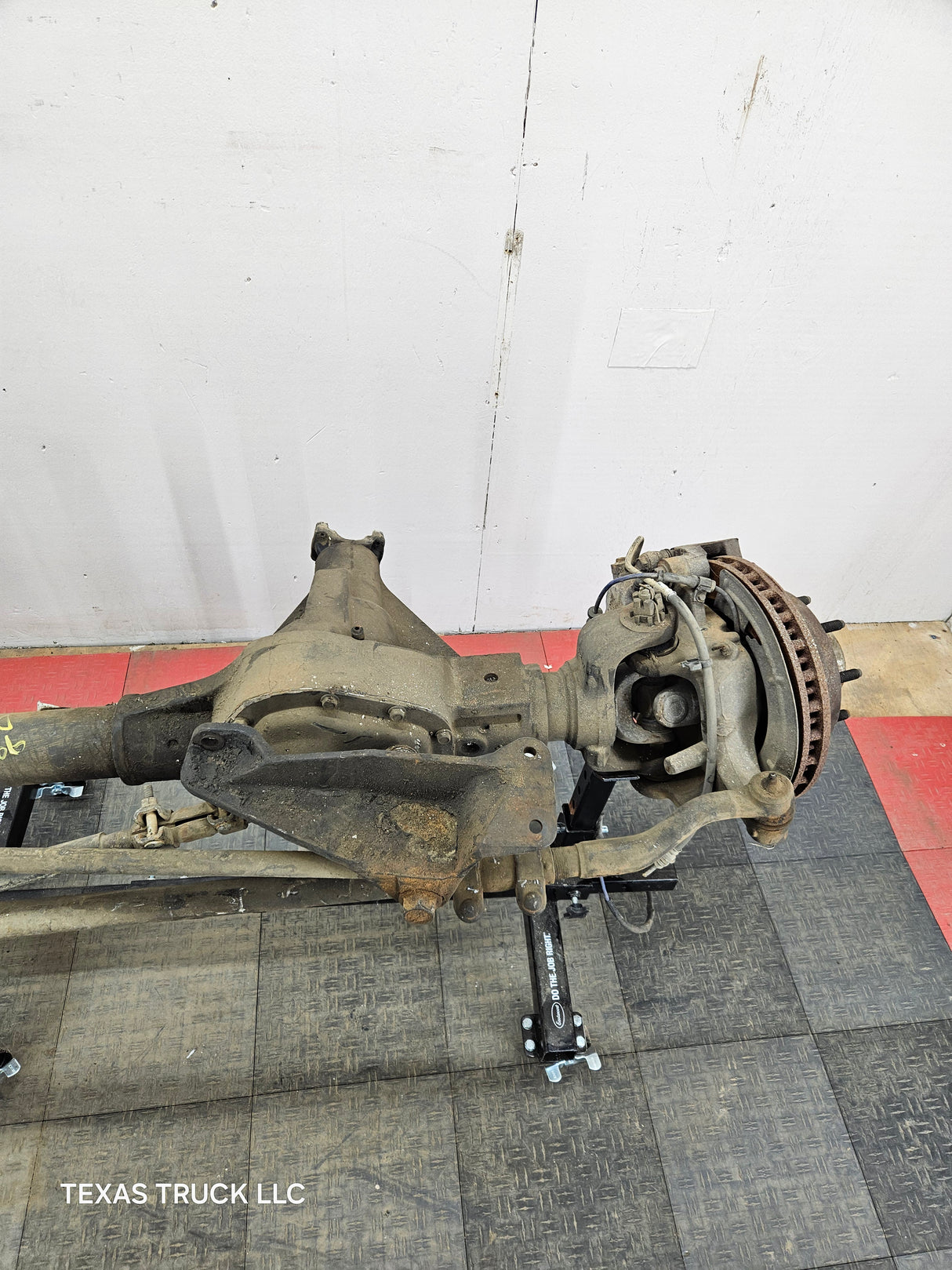 1999-2004 Ford Super Duty F250 F350 SRW Front Axle 3.73 Gear Ratio
