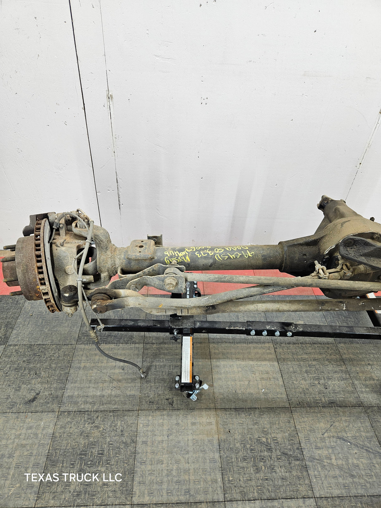 1999-2004 Ford Super Duty F250 F350 SRW Front Axle 3.73 Gear Ratio